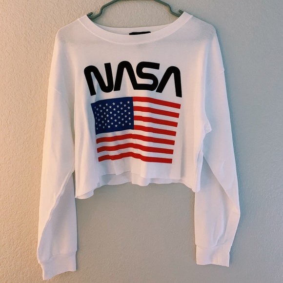 Tops - Forever 21 NASA long sleeve crop top